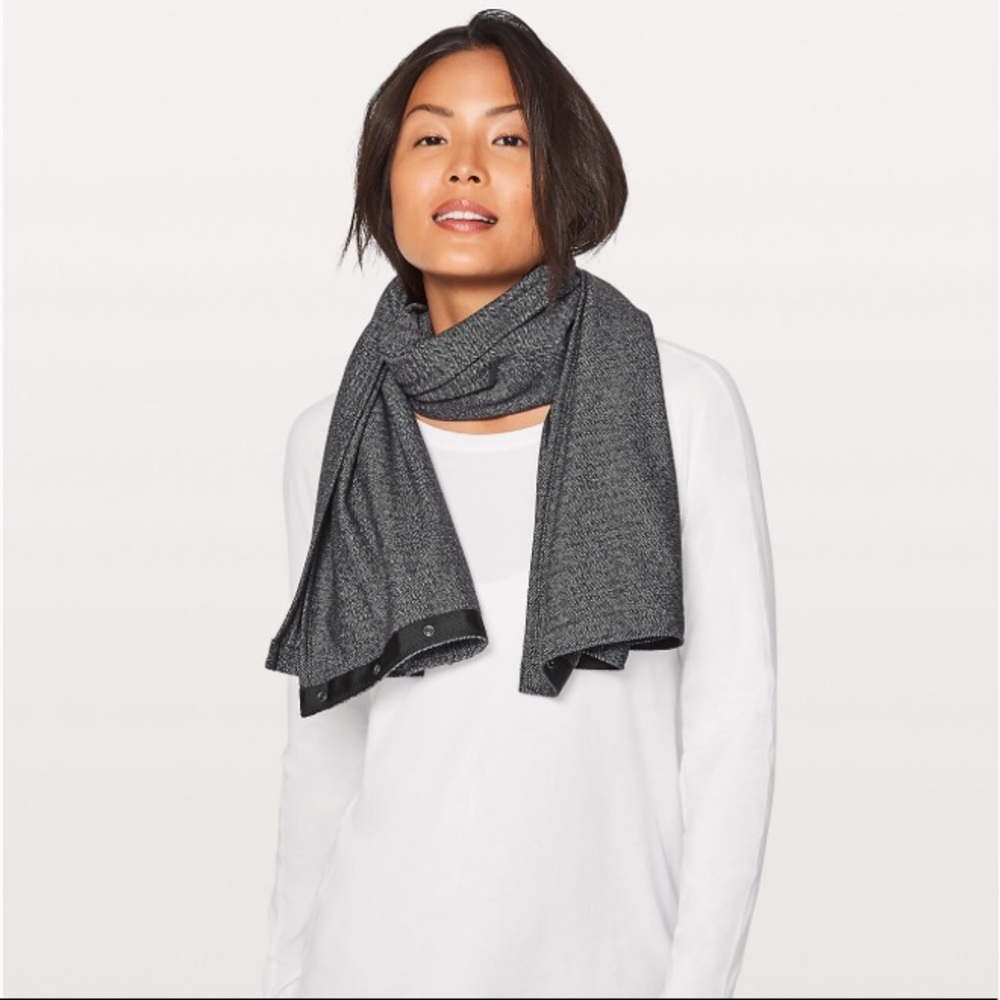 Lululemon vinyasa scarf